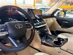 تۆیۆتا لاند کروزەر